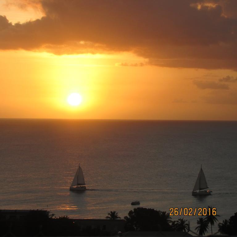 Spectacular Ocean View Retreat Apartment Saint James Exterior photo